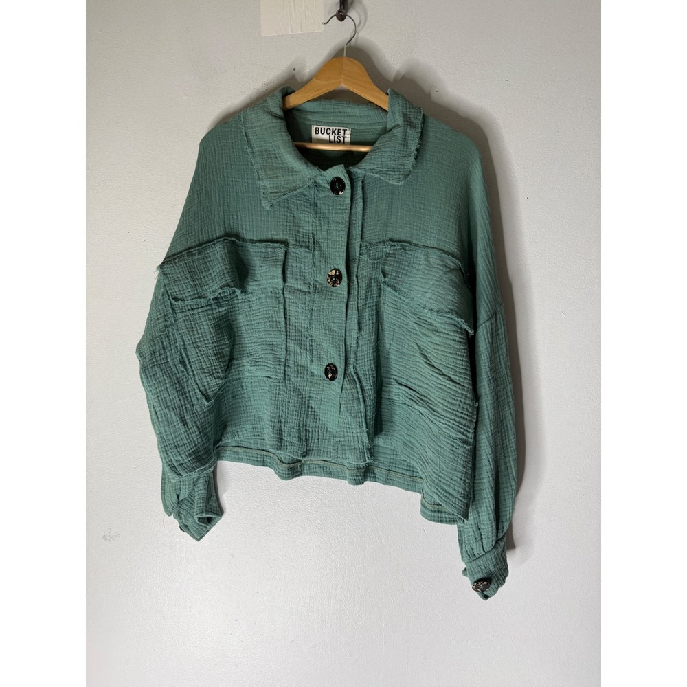 Bucket List Distressed Green cotton gauze collar crop button down medium